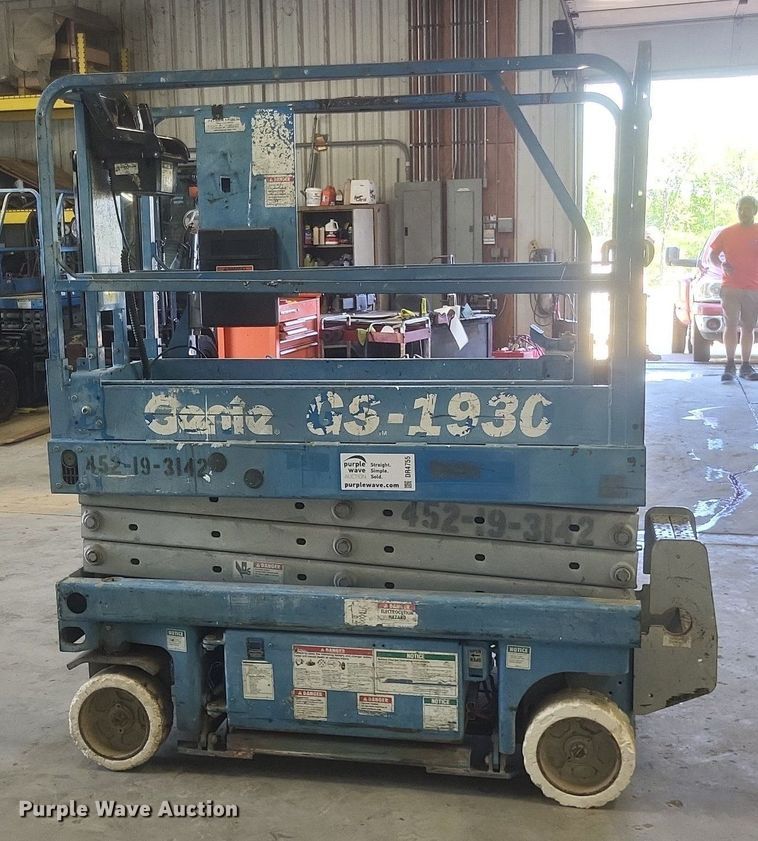 image for item DR4755 Genie GS1930 scissor lift