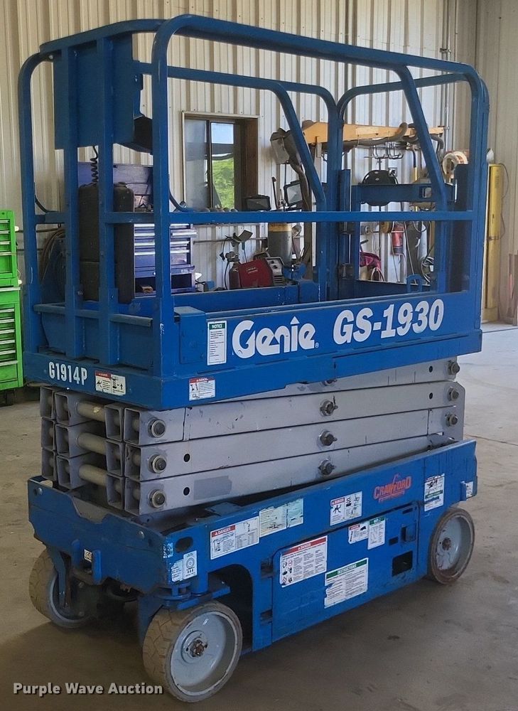 image for item DR4756 2014 Genie GS1930 scissor lift