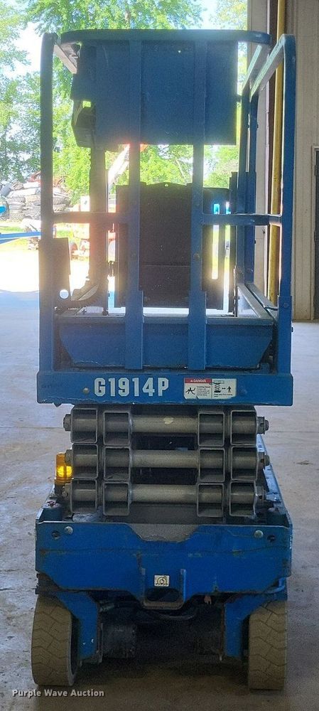 image for item DR4756 2014 Genie GS1930 scissor lift