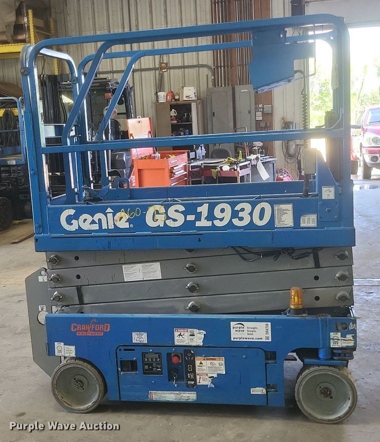 image for item DR4756 2014 Genie GS1930 scissor lift