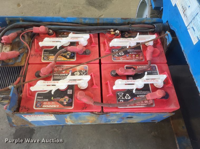 image for item DR4756 2014 Genie GS1930 scissor lift