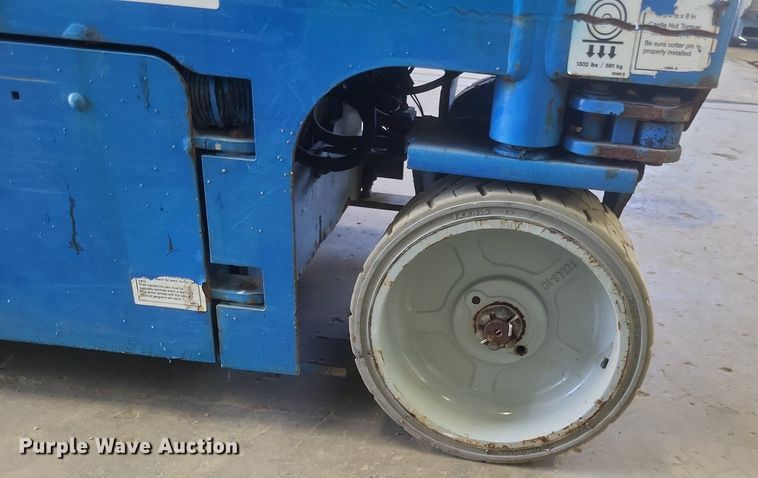 image for item DR4756 2014 Genie GS1930 scissor lift