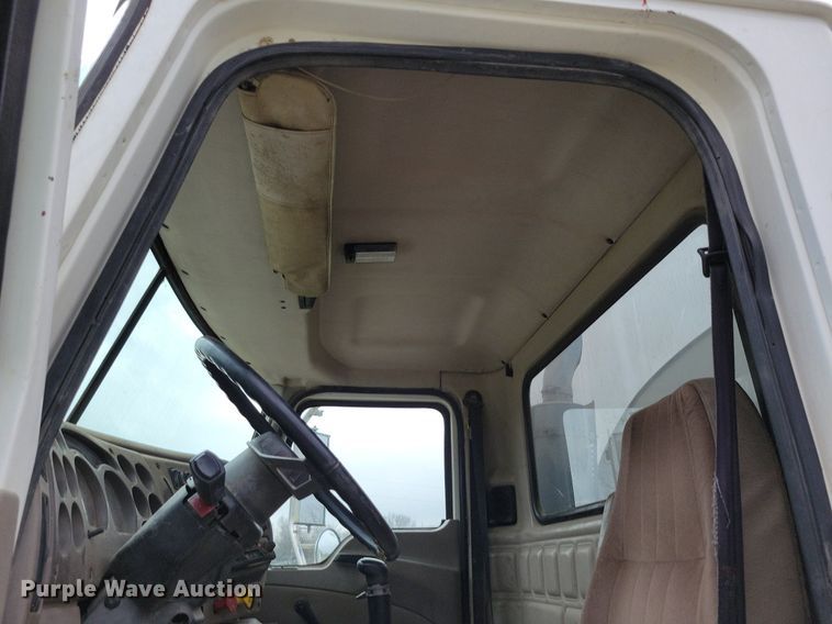 image for item DR7947 2005 Mack CXN612 water truck