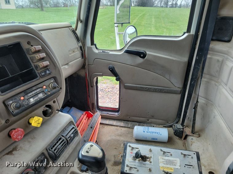 image for item DR7947 2005 Mack CXN612 water truck