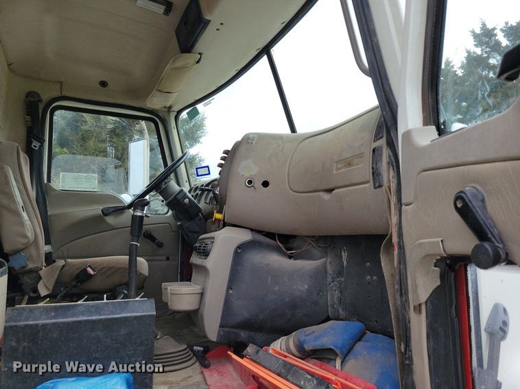 image for item DR7947 2005 Mack CXN612 water truck