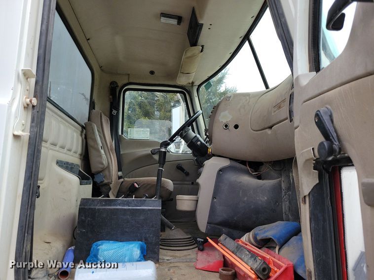 image for item DR7947 2005 Mack CXN612 water truck