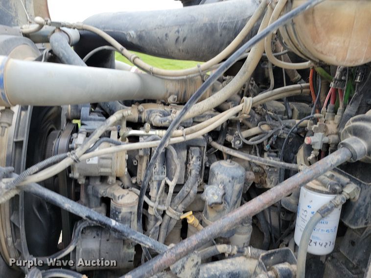 image for item DR7947 2005 Mack CXN612 water truck