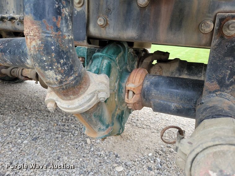 image for item DR7947 2005 Mack CXN612 water truck