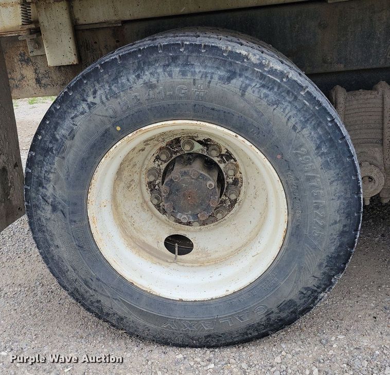 image for item DR7947 2005 Mack CXN612 water truck