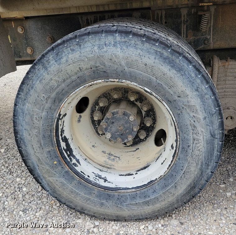 image for item DR7947 2005 Mack CXN612 water truck