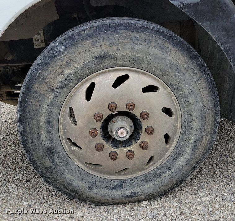 image for item DR7947 2005 Mack CXN612 water truck