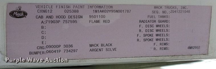 image for item DR7947 2005 Mack CXN612 water truck