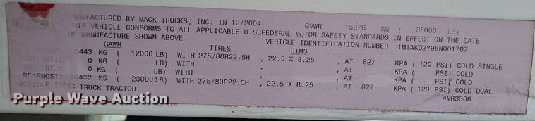 image for item DR7947 2005 Mack CXN612 water truck