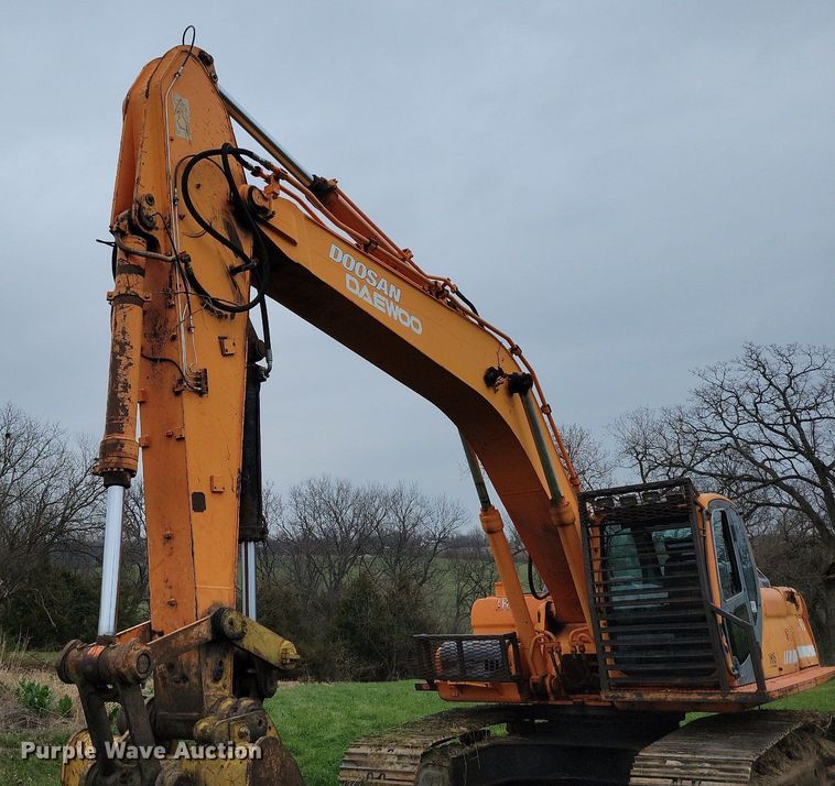 image for item DR7951 2007 Doosan DX300LC excavator