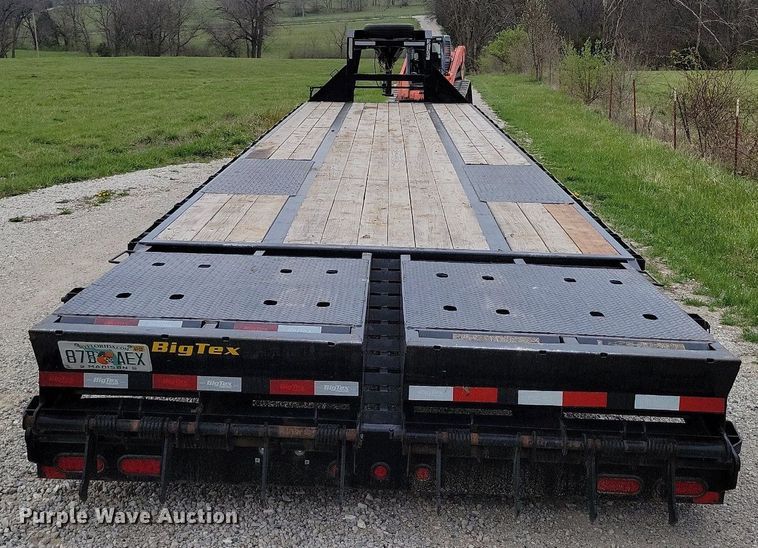 image for item DR7960 2022 BigTex 22GN-35BK+5MR equipment trailer