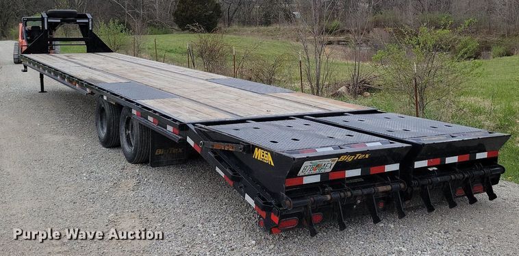 image for item DR7960 2022 BigTex 22GN-35BK+5MR equipment trailer
