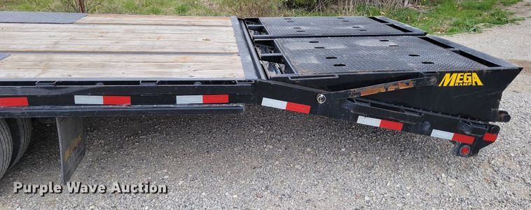image for item DR7960 2022 BigTex 22GN-35BK+5MR equipment trailer
