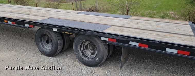 image for item DR7960 2022 BigTex 22GN-35BK+5MR equipment trailer
