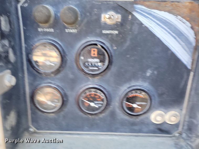 image for item DR8020 1996 LeRoi 375 air compressor