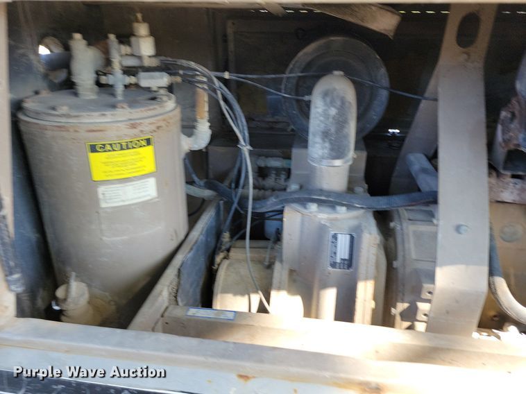 image for item DR8020 1996 LeRoi 375 air compressor