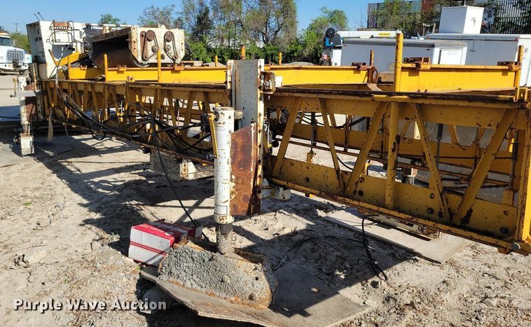 image for item DR8021 Gomaco C450 bridge deck finish machine