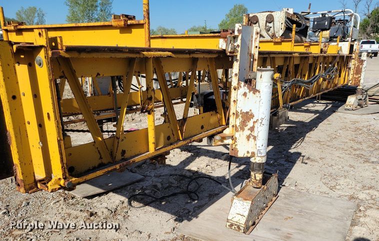 image for item DR8021 Gomaco C450 bridge deck finish machine