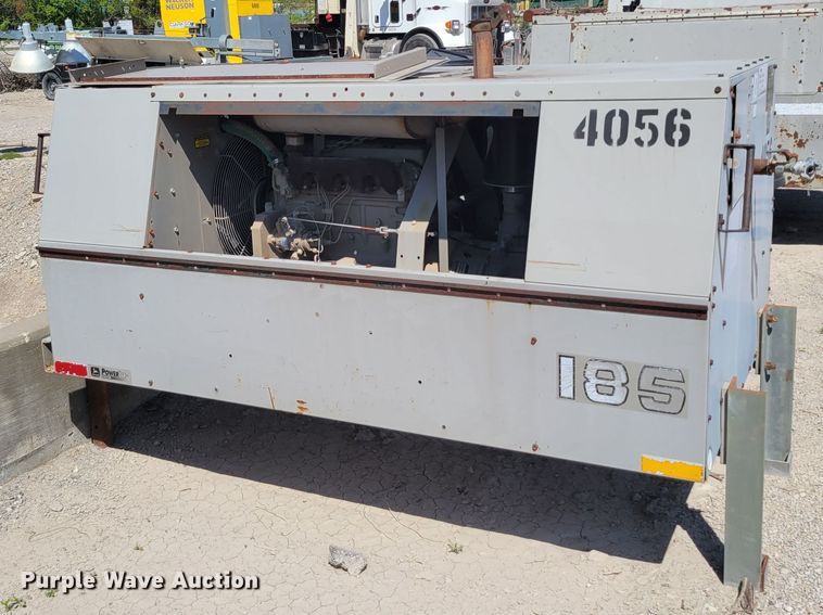 image for item DR8027 1999 LeRoi 185 air compressor