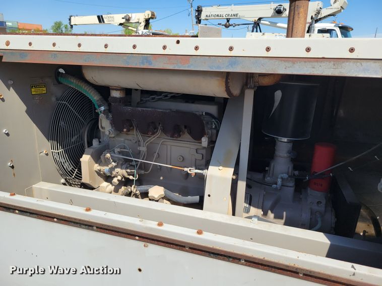 image for item DR8027 1999 LeRoi 185 air compressor