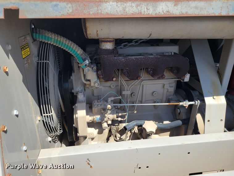 image for item DR8027 1999 LeRoi 185 air compressor