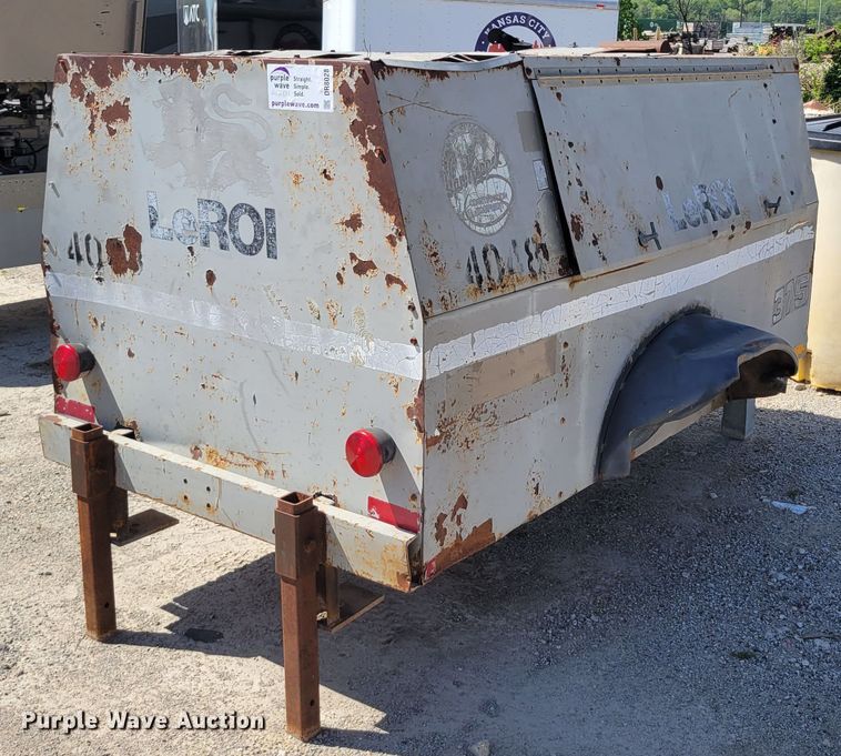 image for item DR8028 1997 LeRoi 375 air compressor