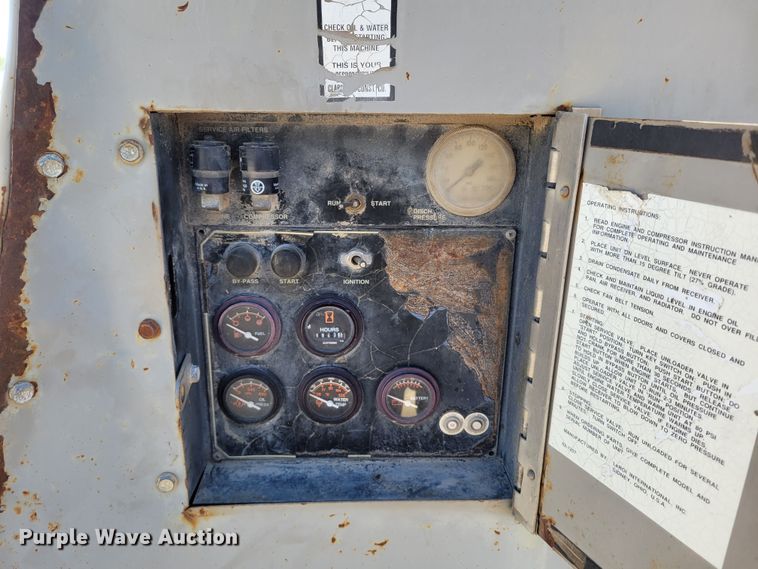 image for item DR8028 1997 LeRoi 375 air compressor