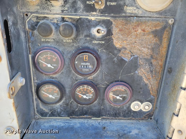 image for item DR8028 1997 LeRoi 375 air compressor