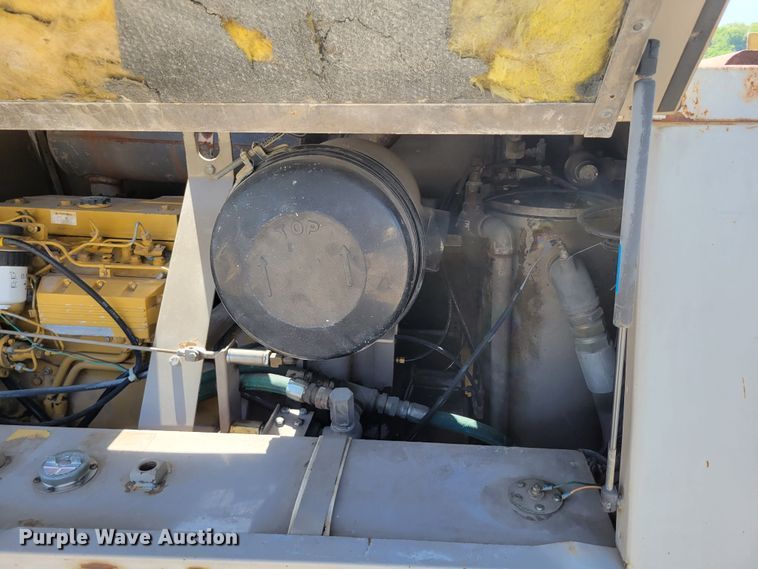 image for item DR8028 1997 LeRoi 375 air compressor