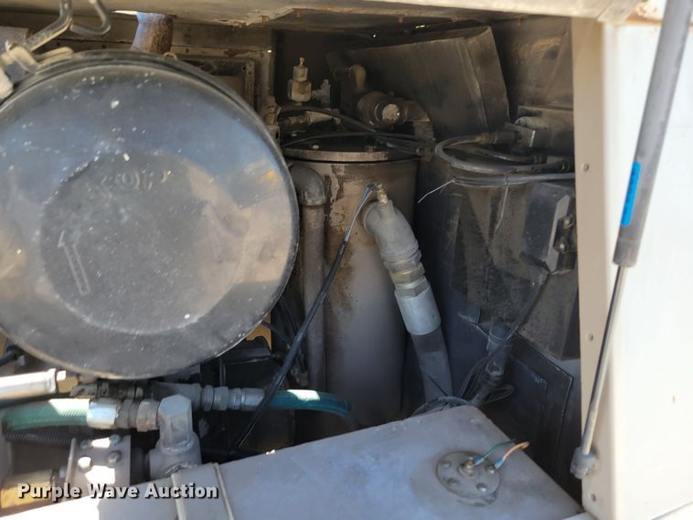 image for item DR8028 1997 LeRoi 375 air compressor