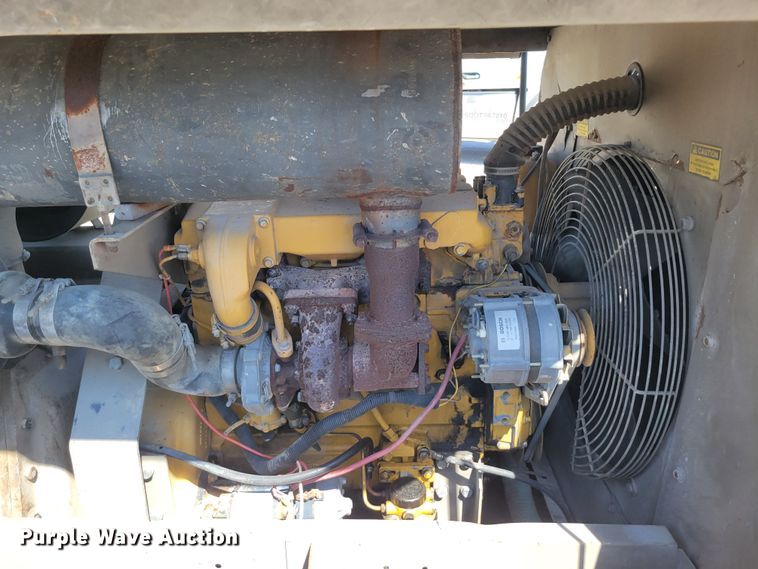 image for item DR8028 1997 LeRoi 375 air compressor