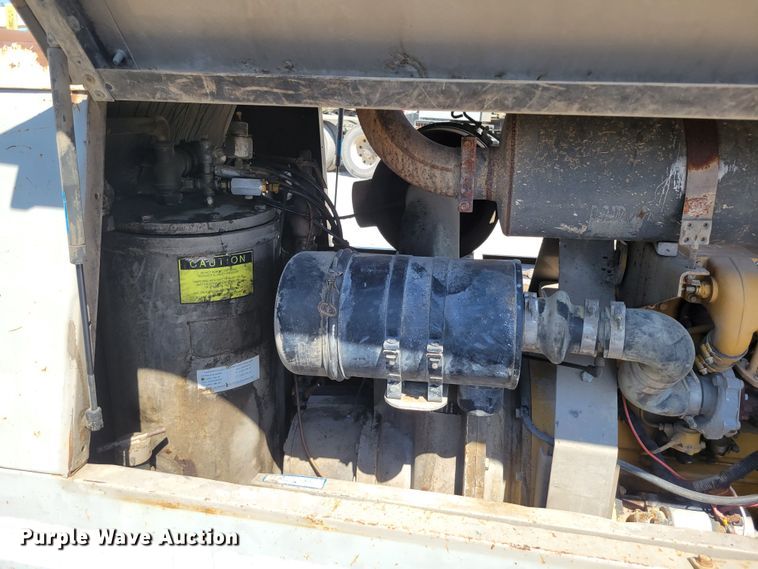 image for item DR8028 1997 LeRoi 375 air compressor