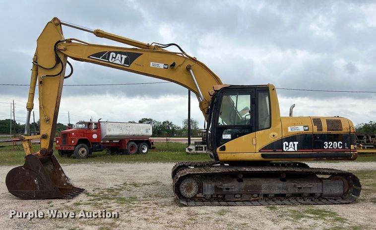 image for item DS2971 2005 Caterpillar 320C excavator