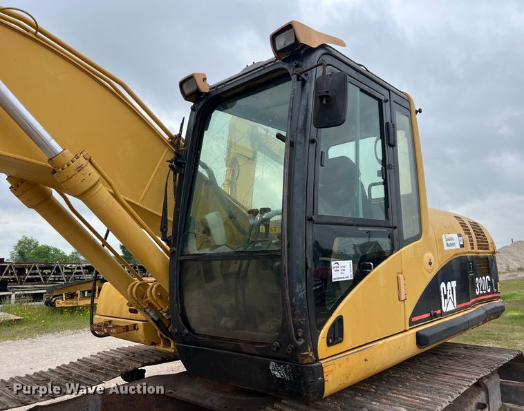 image for item DS2971 2005 Caterpillar 320C excavator