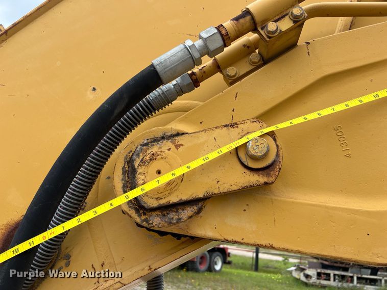 image for item DS2971 2005 Caterpillar 320C excavator