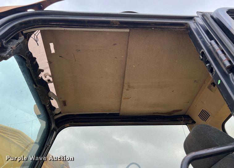 image for item DS2971 2005 Caterpillar 320C excavator