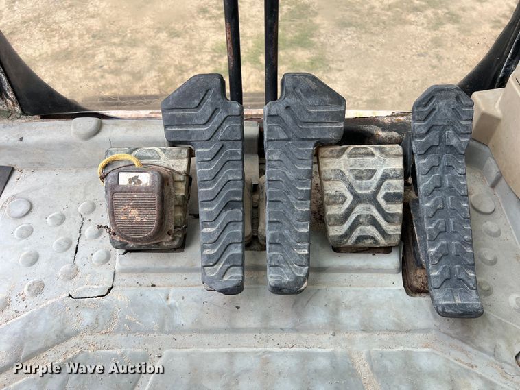 image for item DS2971 2005 Caterpillar 320C excavator