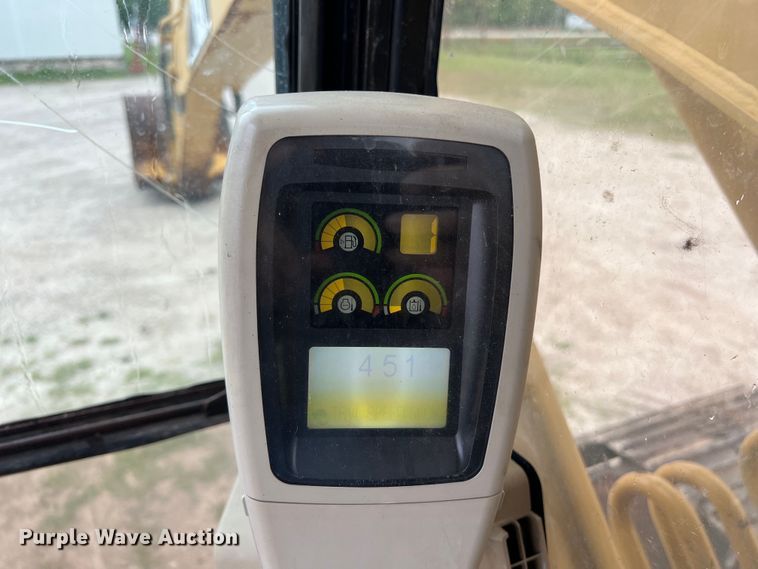 image for item DS2971 2005 Caterpillar 320C excavator