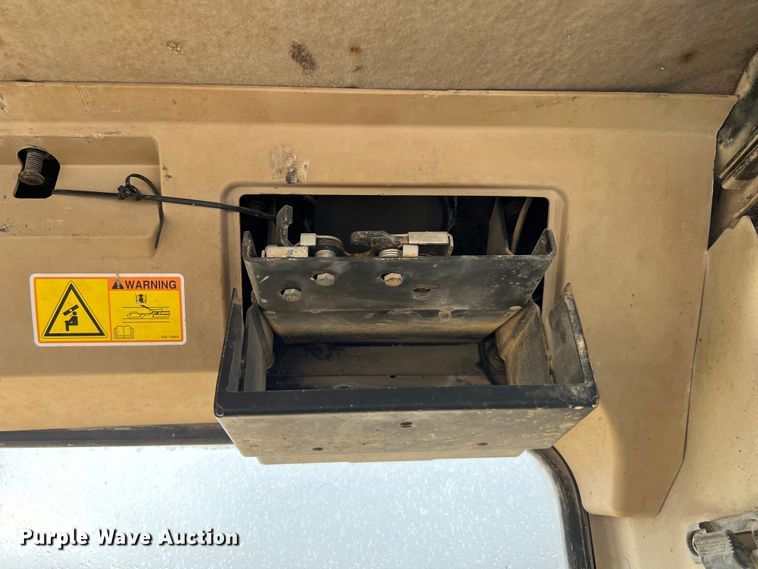 image for item DS2971 2005 Caterpillar 320C excavator