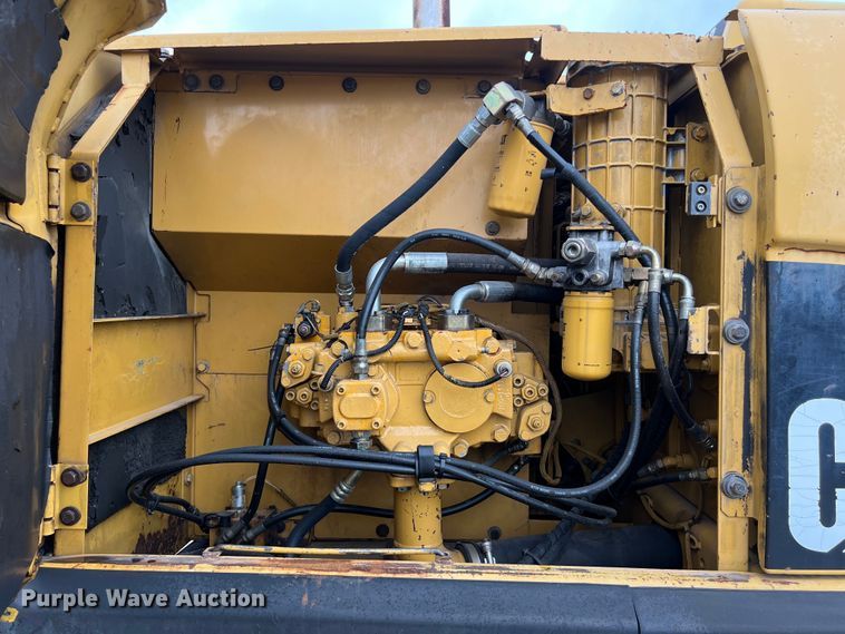 image for item DS2971 2005 Caterpillar 320C excavator