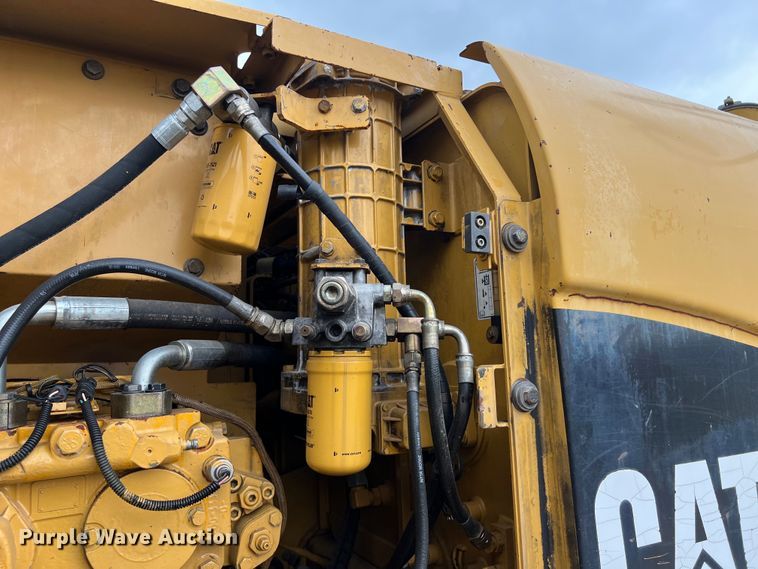 image for item DS2971 2005 Caterpillar 320C excavator