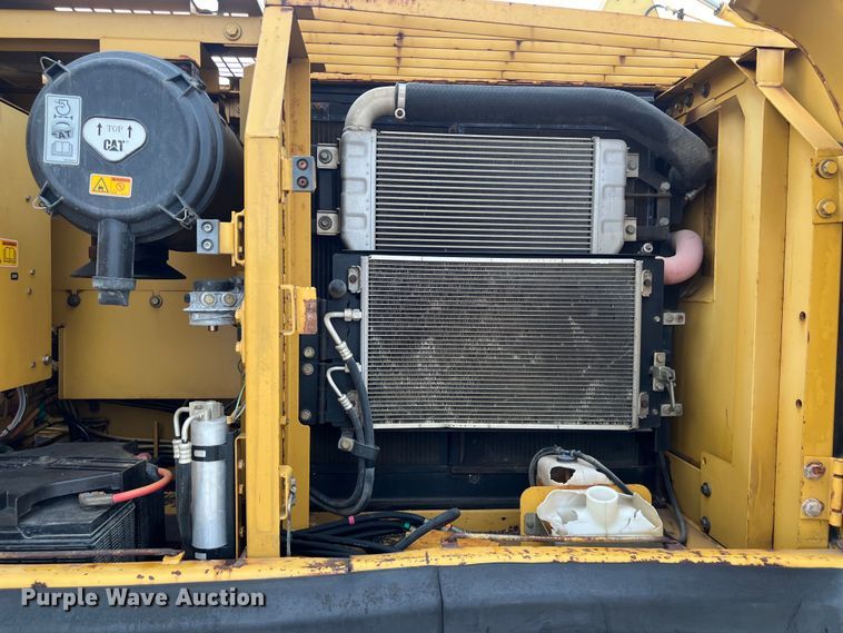 image for item DS2971 2005 Caterpillar 320C excavator