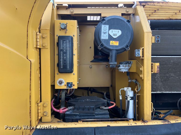 image for item DS2971 2005 Caterpillar 320C excavator