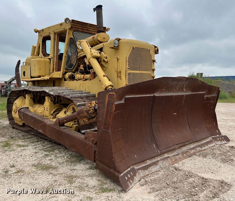 image for item DS2972 Caterpillar D9 dozer