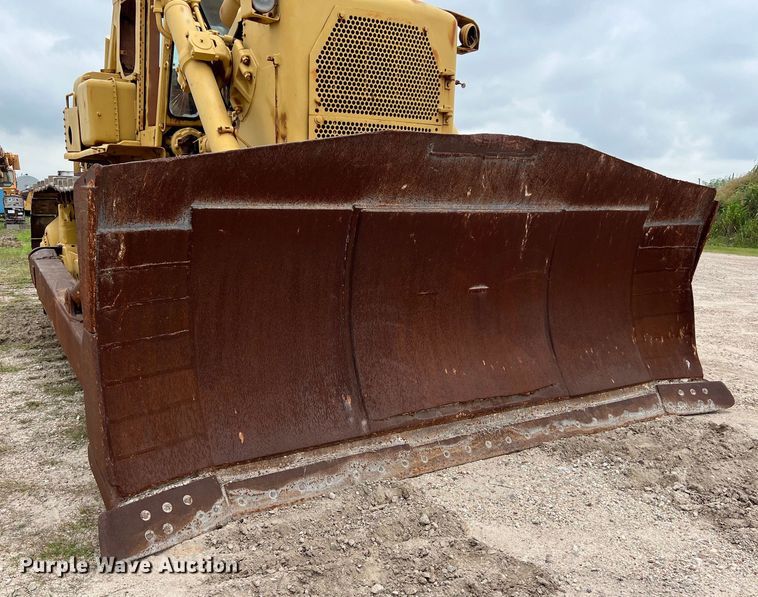 image for item DS2972 Caterpillar D9 dozer