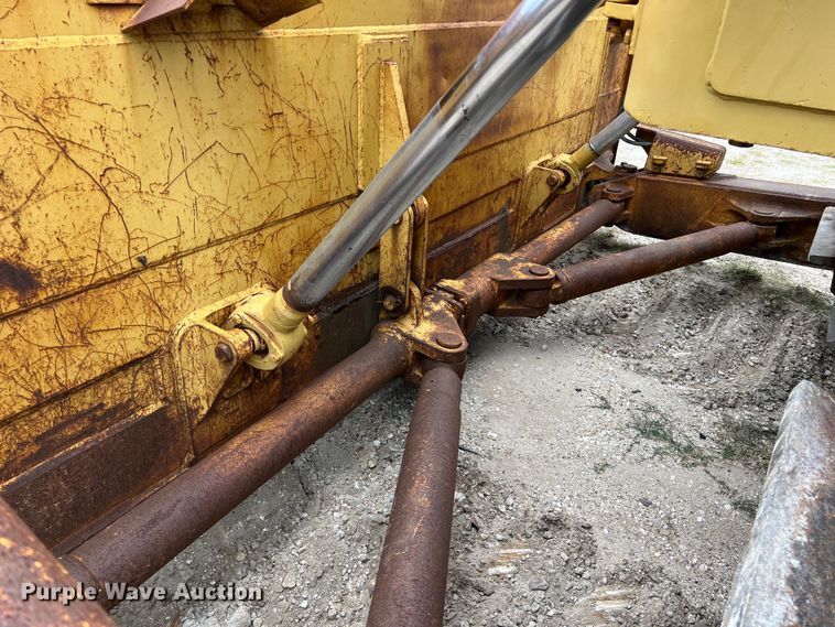 image for item DS2972 Caterpillar D9 dozer